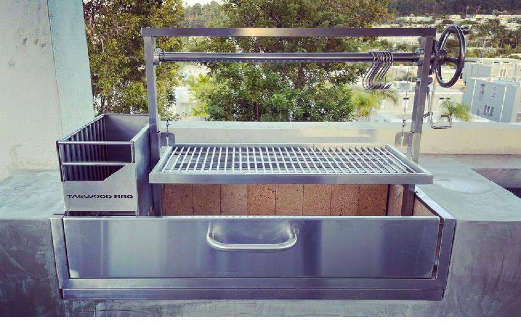 Tagwood BBQ05SS Built-In Santa Maria Argentine Grill – 304 Stainless Steel