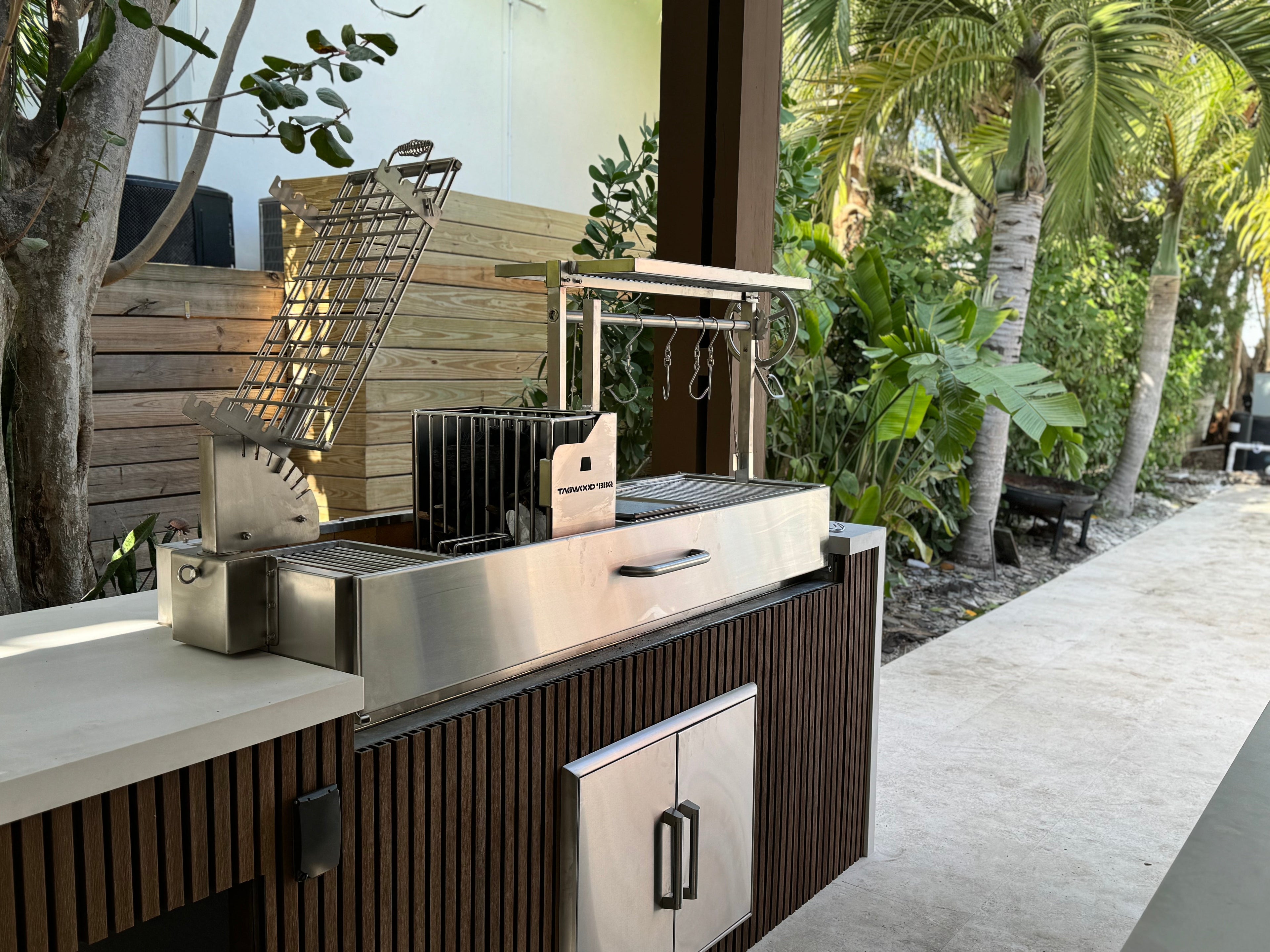 Tagwood BBQ08SS Argentine Gaucho Style Grill – with 360° Rotating Clamp Grill