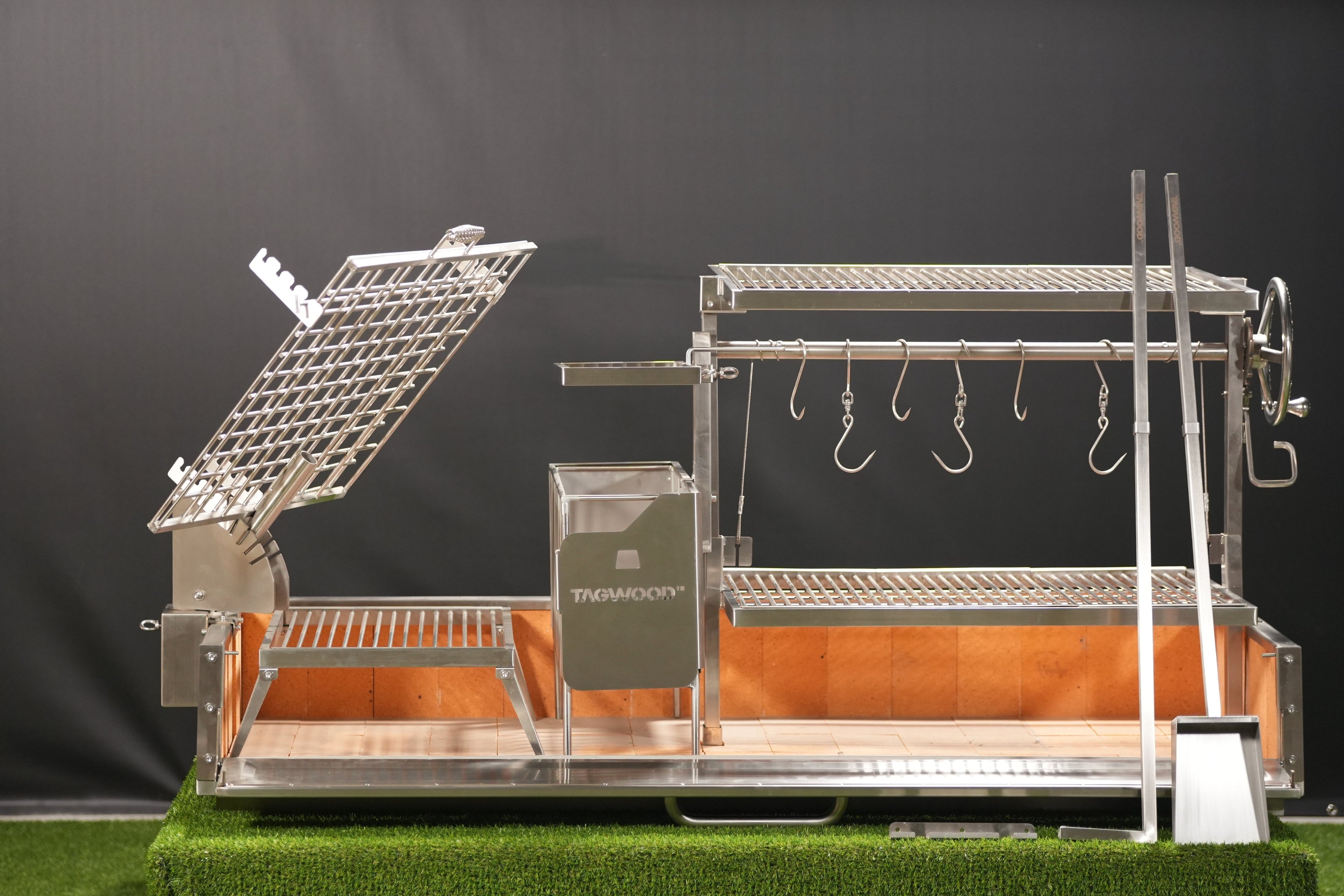 Tagwood BBQ28SS XL Built-In Santa Maria Argentine Grill – 304 Stainless Steel