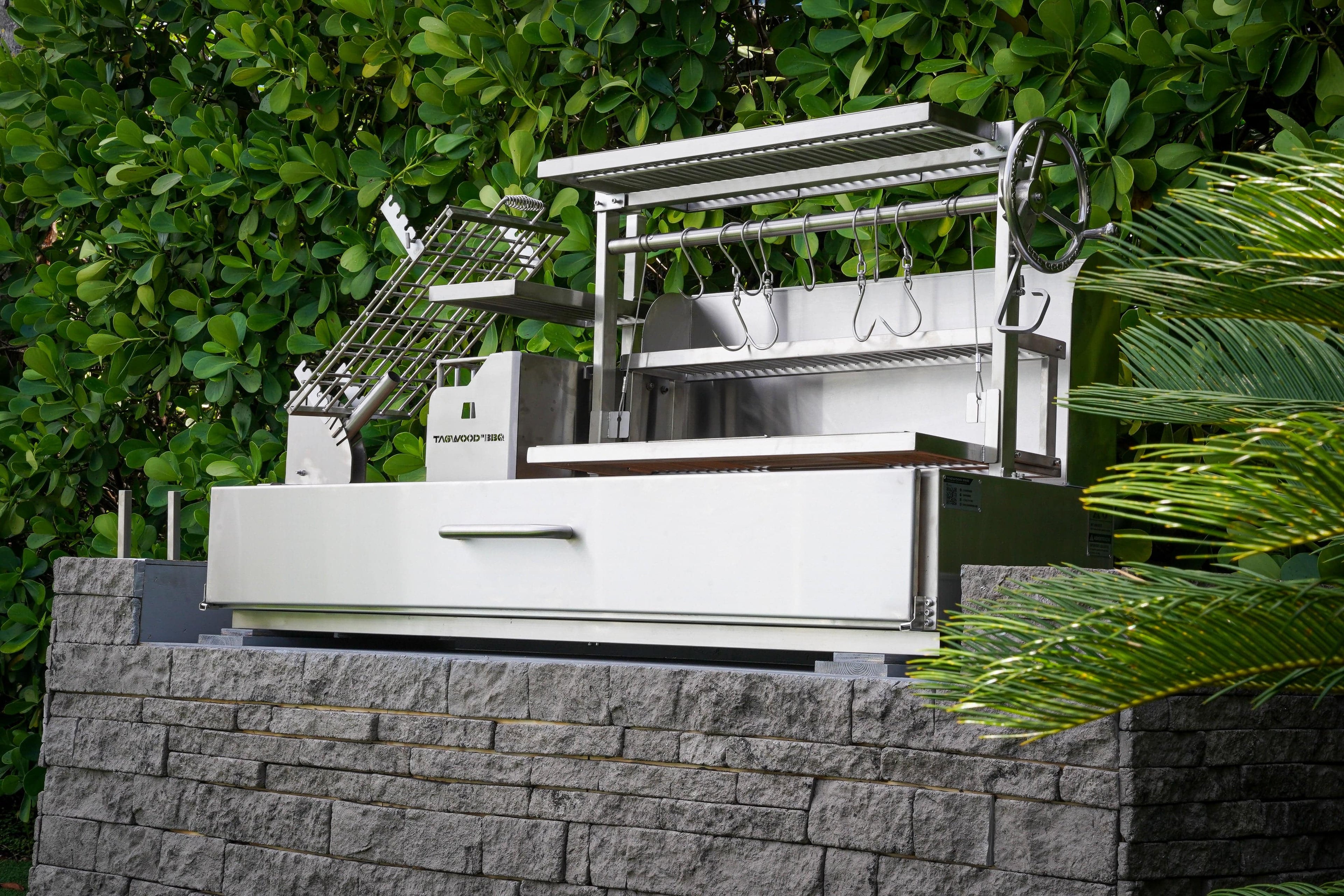 Tagwood BBQ08SS Argentine Gaucho Style Grill – with 360° Rotating Clamp Grill