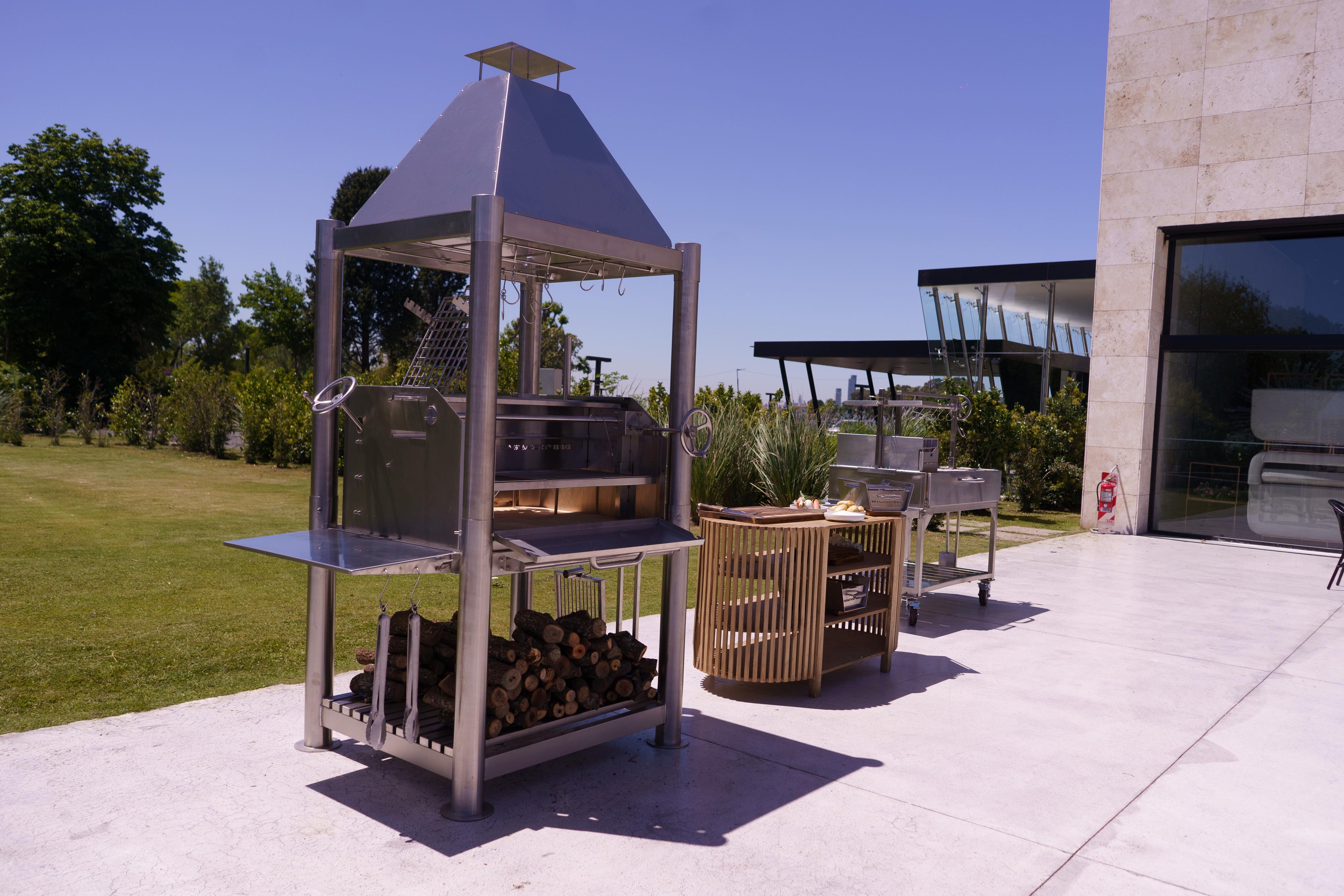 Tagwood BBQ BBQ02SS "The Beast" – All Stainless Steel Argentine Gaucho Grill