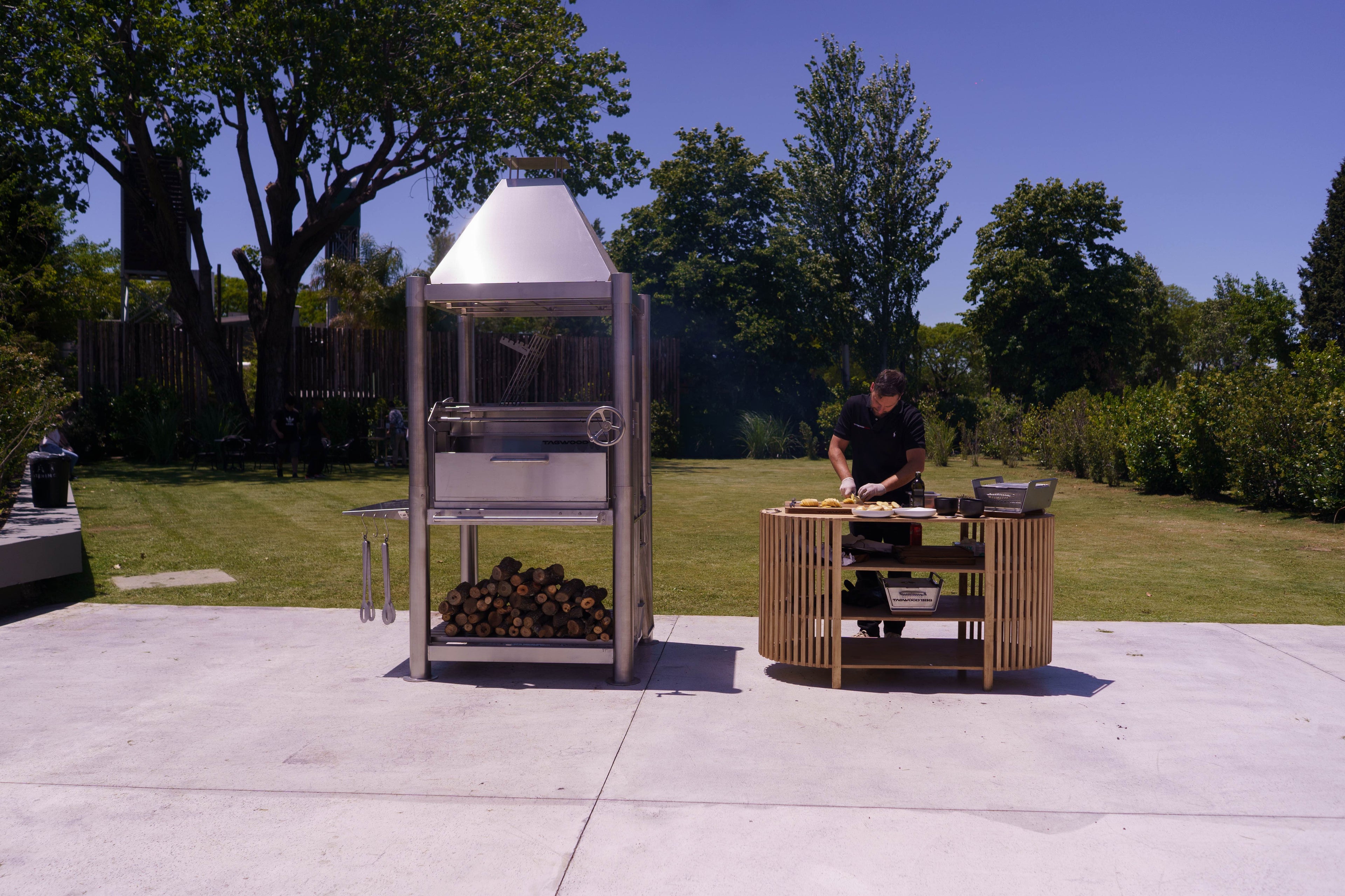Tagwood BBQ BBQ02SS "The Beast" – All Stainless Steel Argentine Gaucho Grill