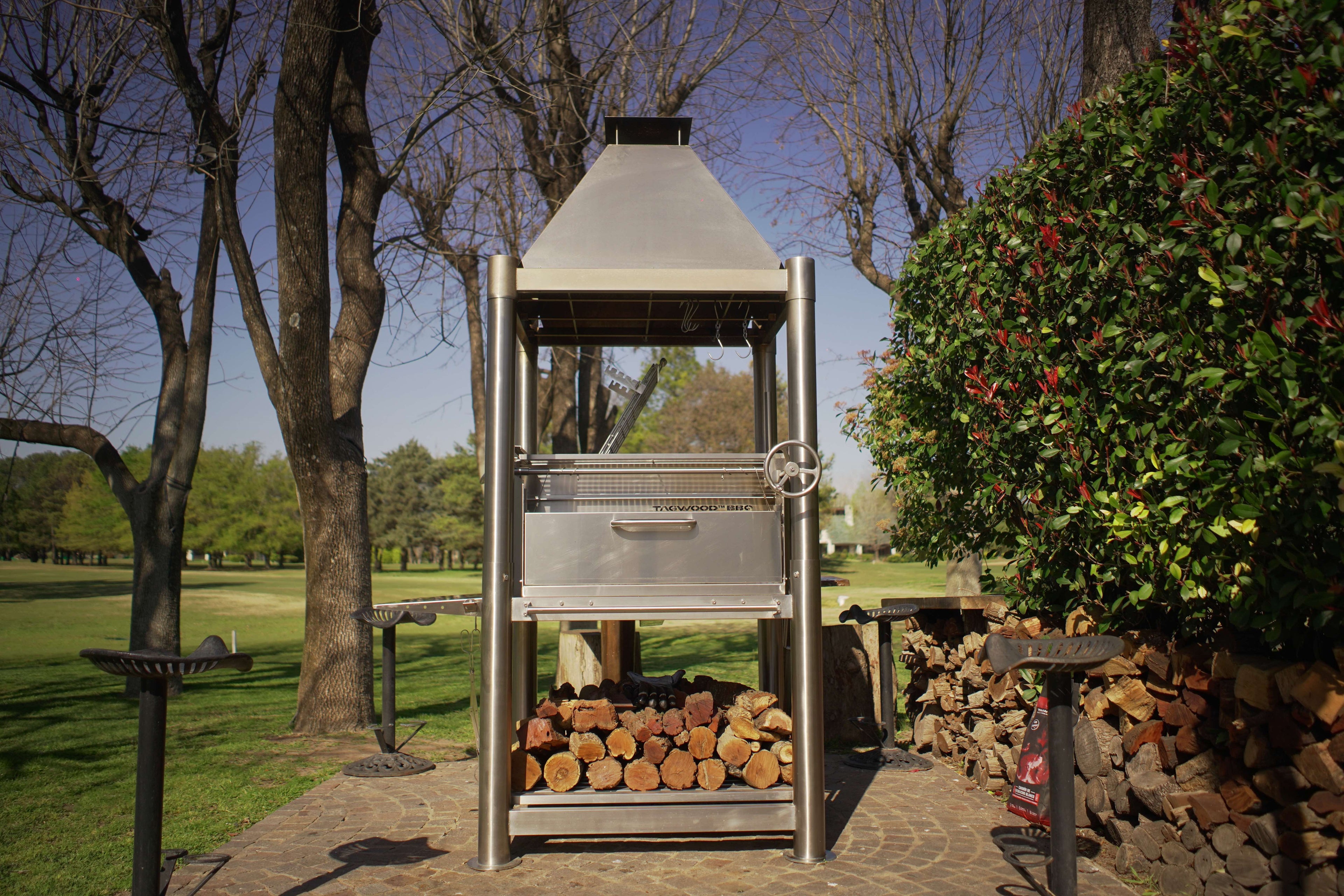 Tagwood BBQ BBQ02SS "The Beast" – All Stainless Steel Argentine Gaucho Grill