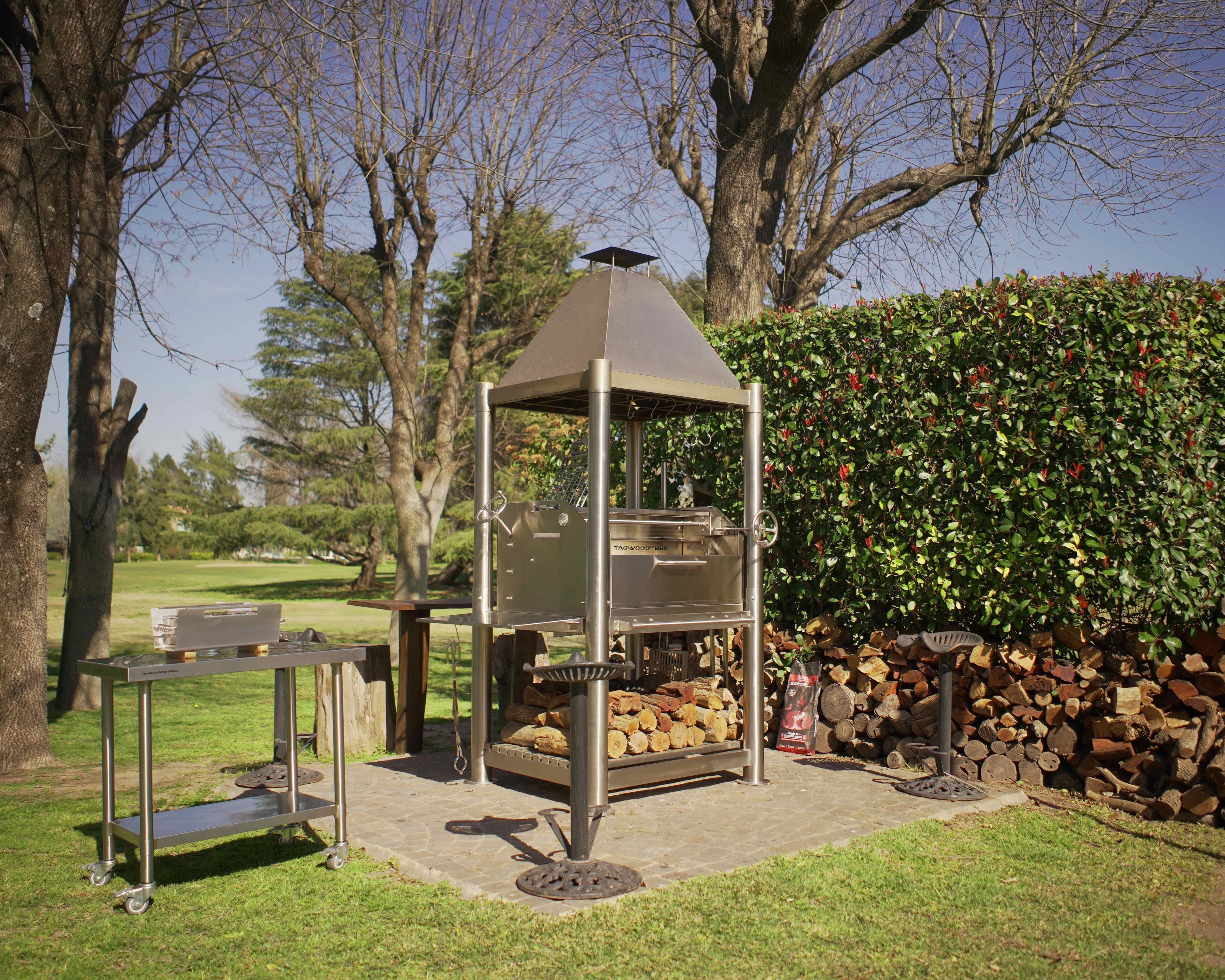 Tagwood BBQ BBQ02SS "The Beast" – All Stainless Steel Argentine Gaucho Grill