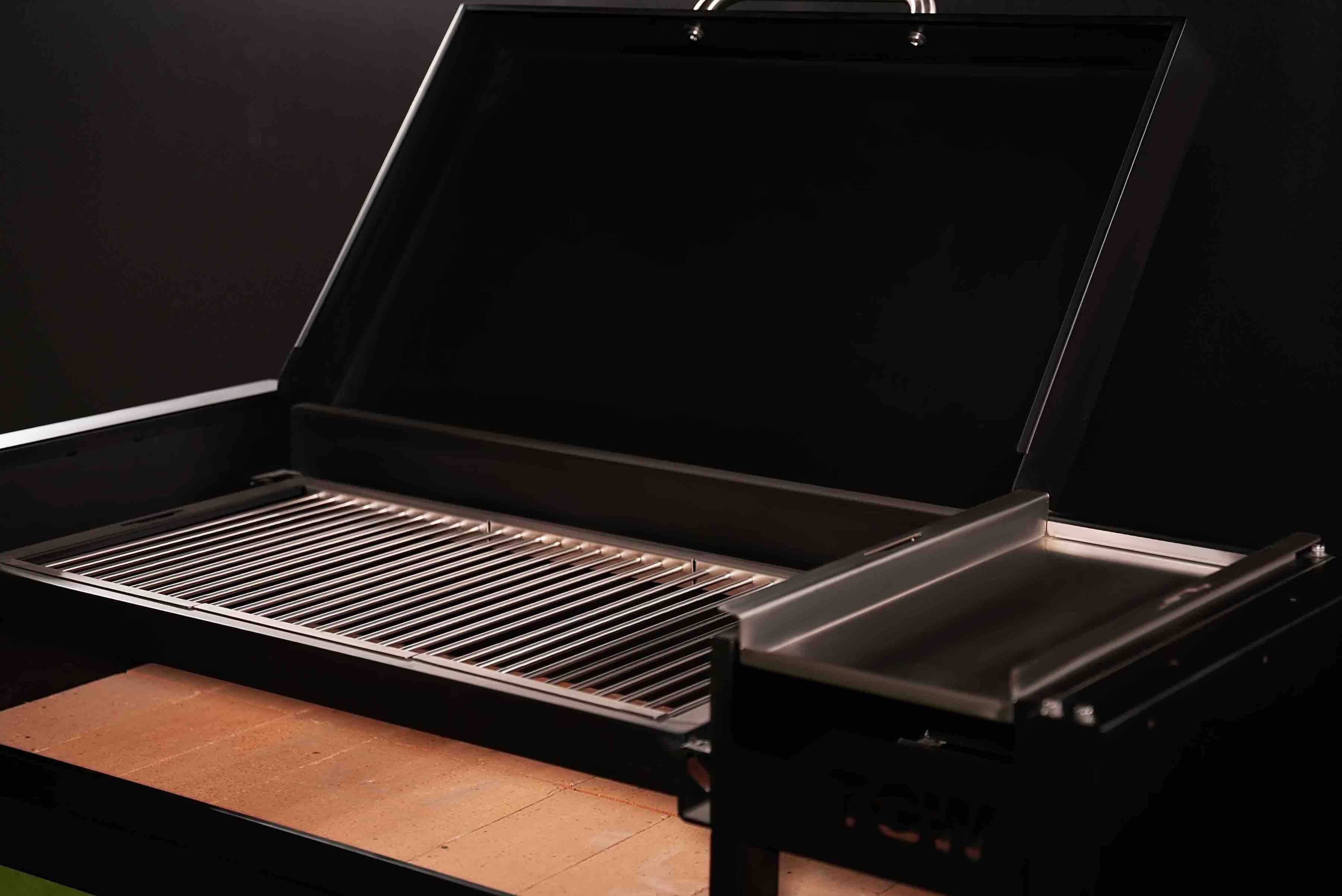 Tagwood BBQ18SI Argentine Style Grill – Chief Series All-Black Edition