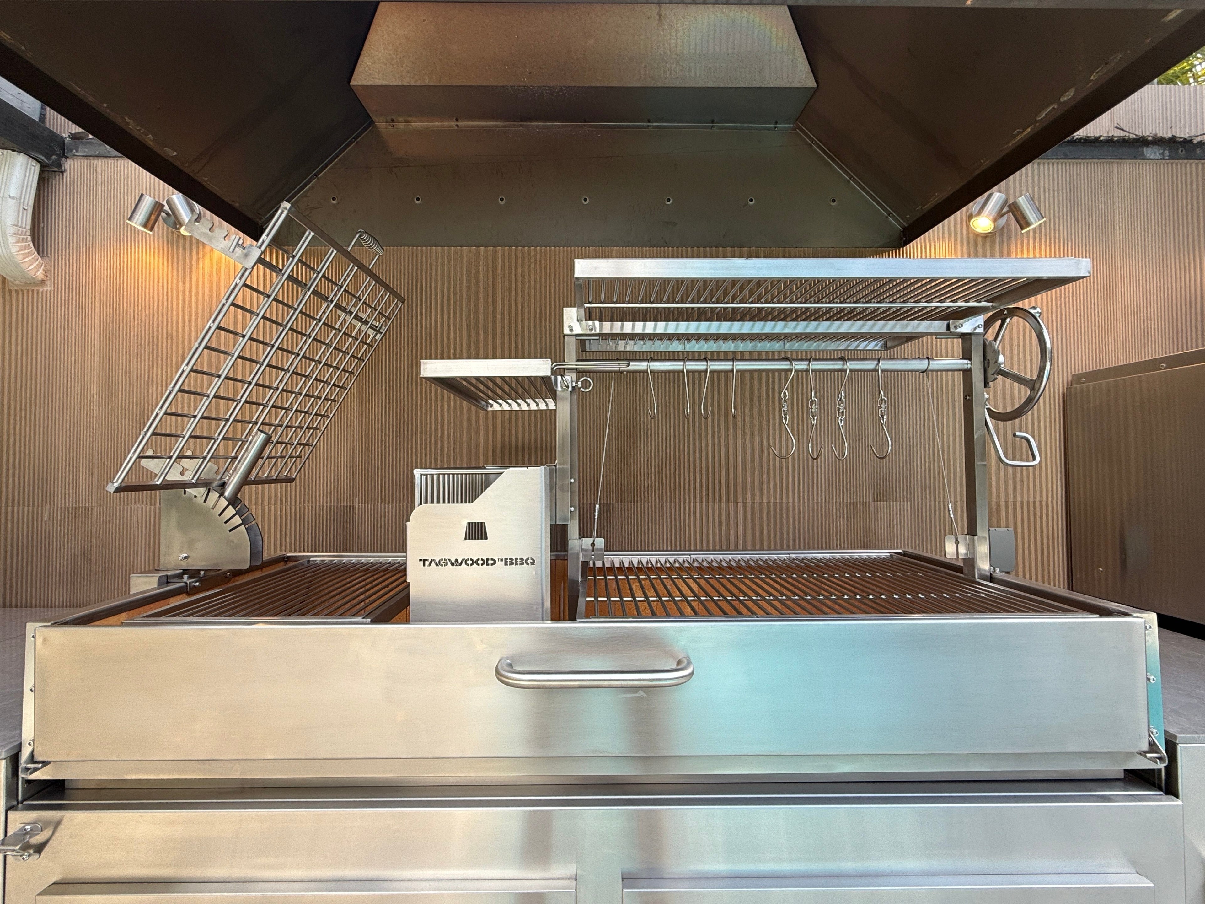 Tagwood BBQ28SS XL Built-In Santa Maria Argentine Grill – 304 Stainless Steel