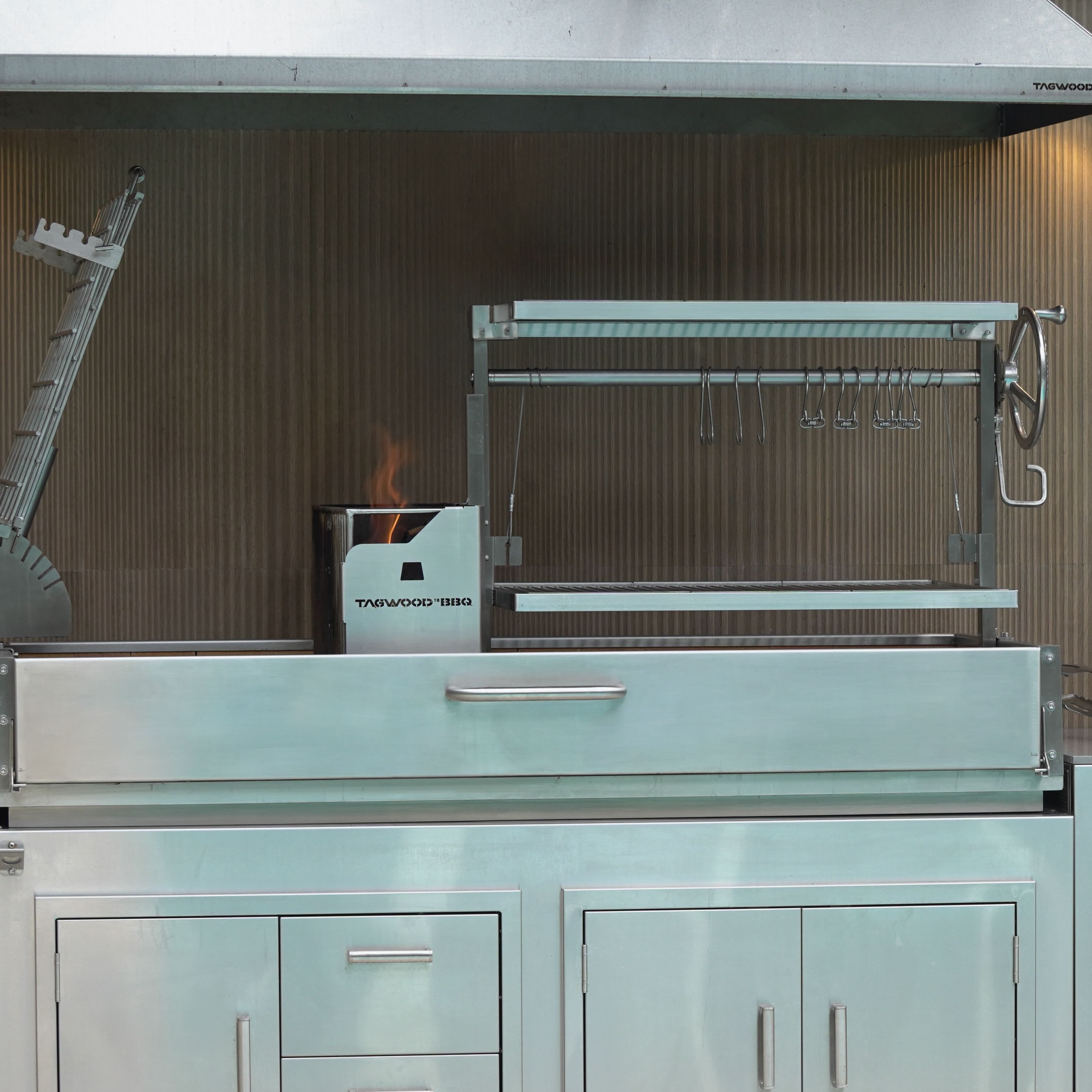 Tagwood BBQ28SS XL Built-In Santa Maria Argentine Grill – 304 Stainless Steel
